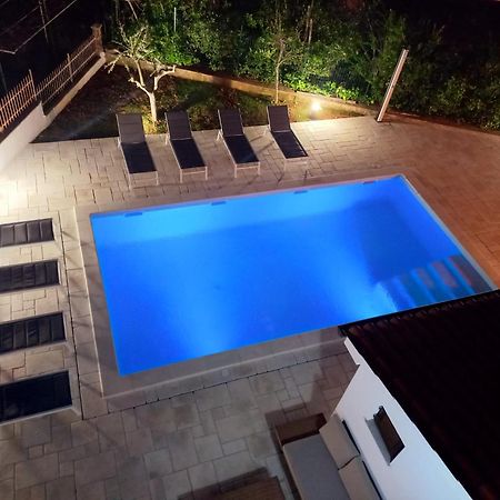Big Swimming Pool Apartment Monvidal Pula Ngoại thất bức ảnh