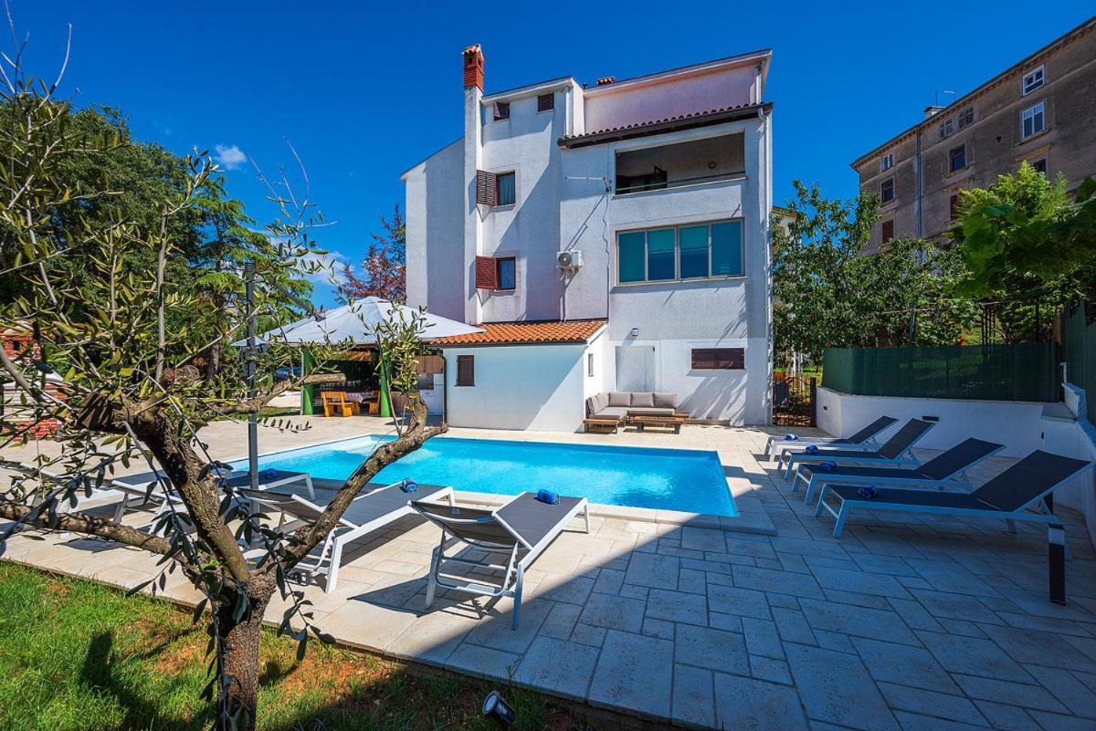 Big Swimming Pool Apartment Monvidal Pula Ngoại thất bức ảnh