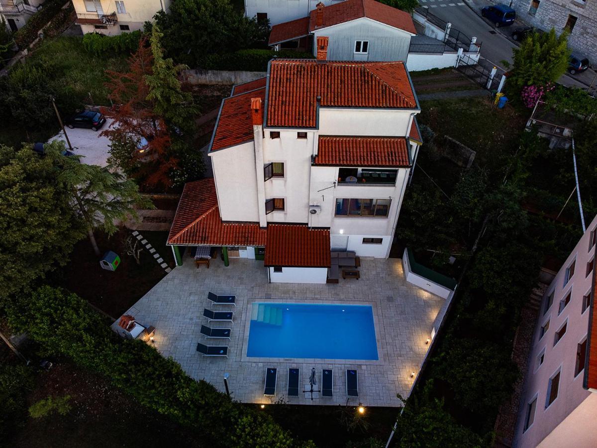 Big Swimming Pool Apartment Monvidal Pula Ngoại thất bức ảnh
