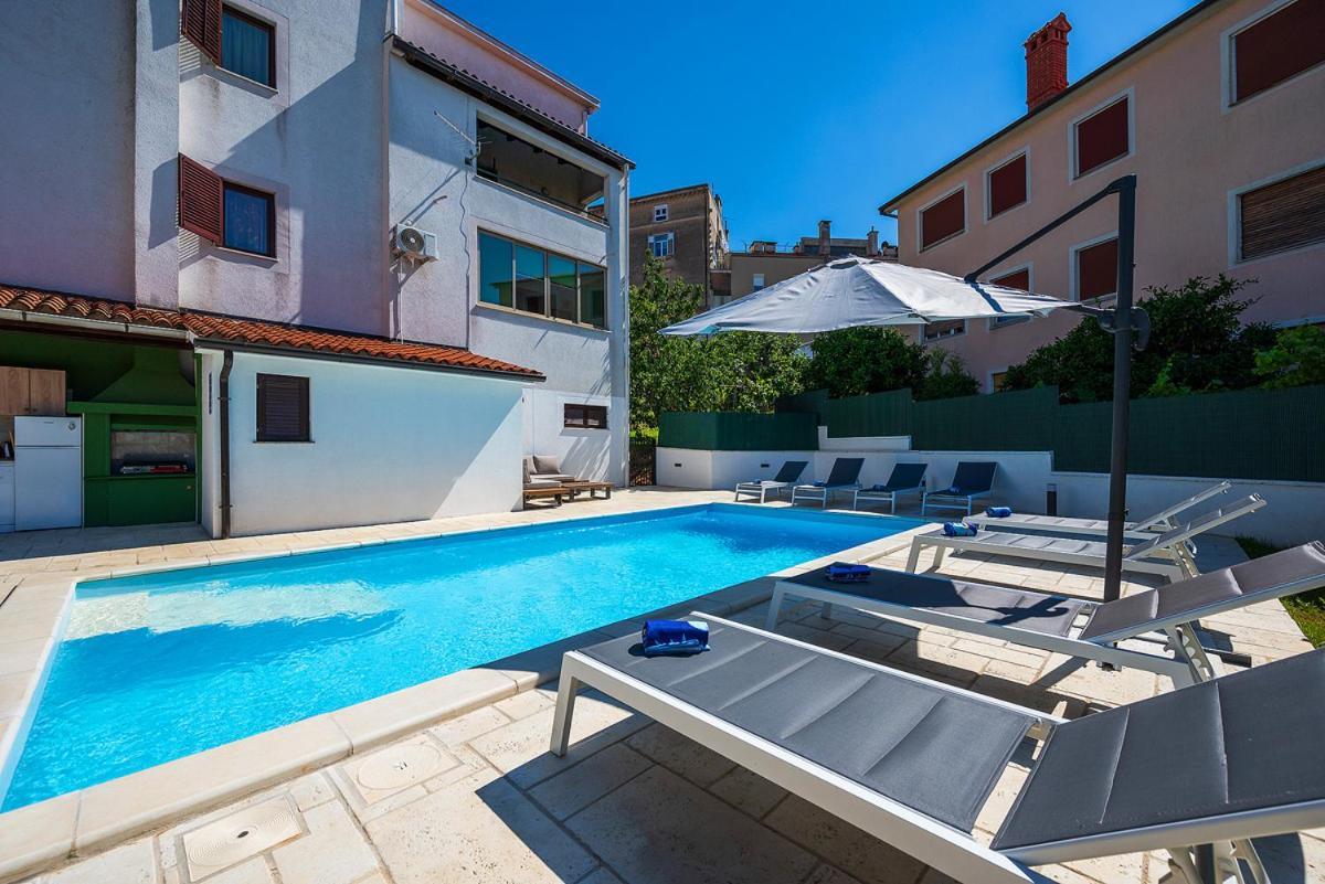 Big Swimming Pool Apartment Monvidal Pula Ngoại thất bức ảnh