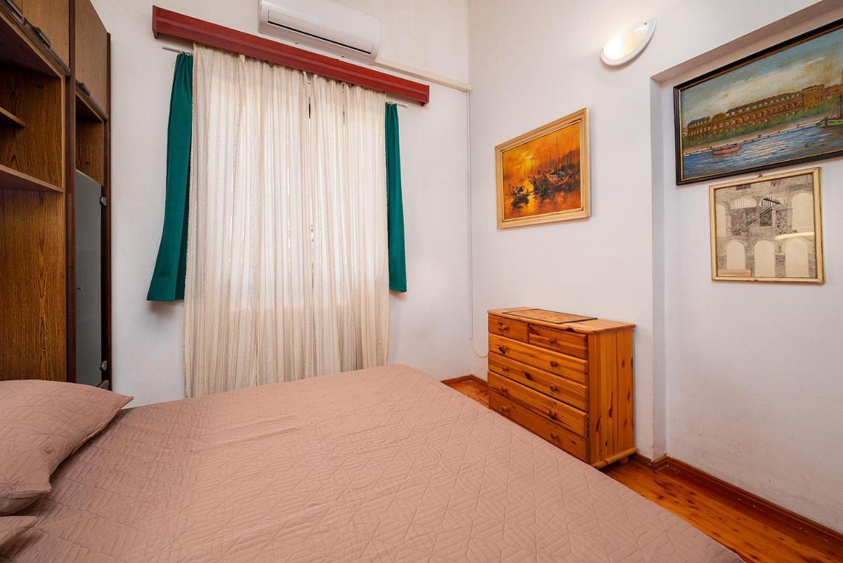 Big Swimming Pool Apartment Monvidal Pula Ngoại thất bức ảnh