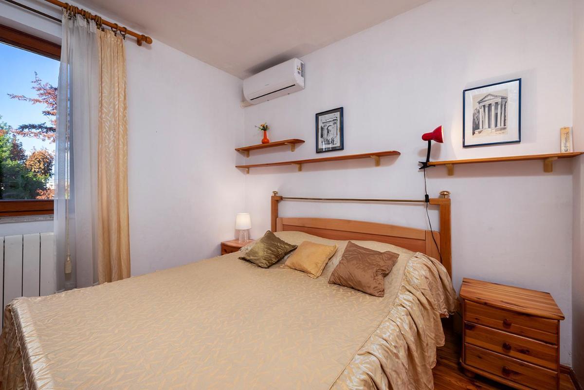 Big Swimming Pool Apartment Monvidal Pula Ngoại thất bức ảnh