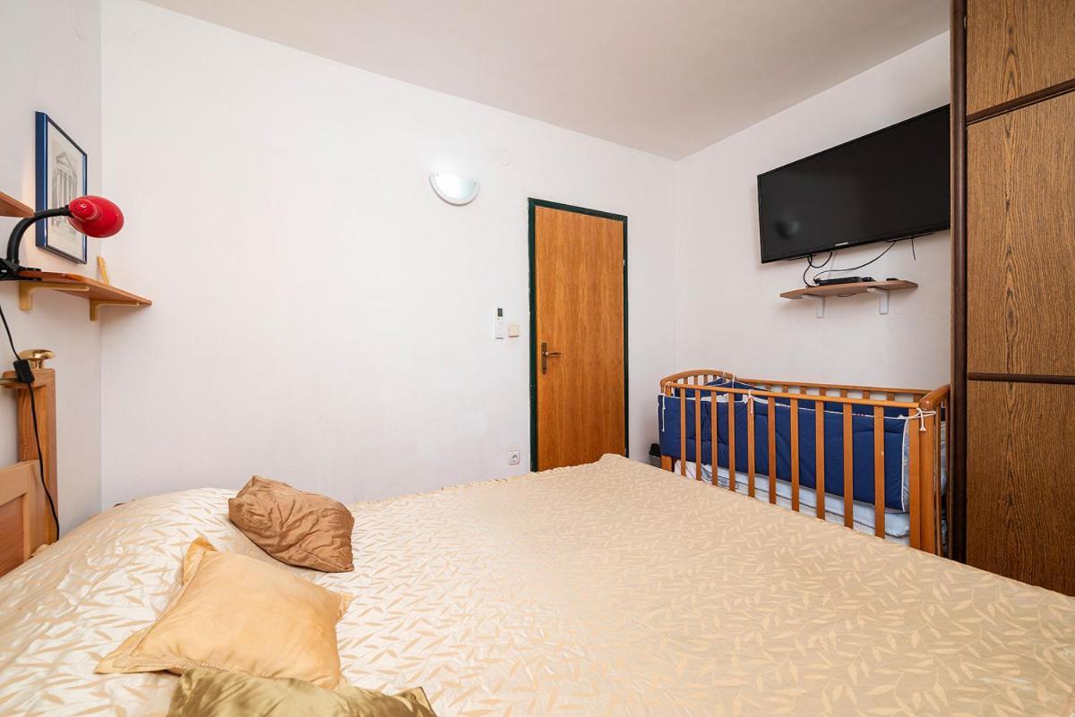 Big Swimming Pool Apartment Monvidal Pula Ngoại thất bức ảnh